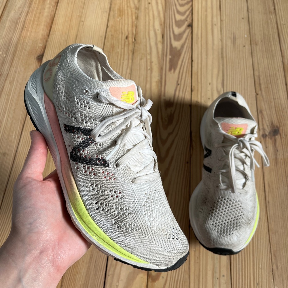New Balance 890v7 Running Shoes Womens 8 White Pink Neon W890WO7 Hypoknit